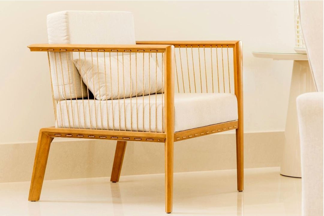 Built-in bench with storage
